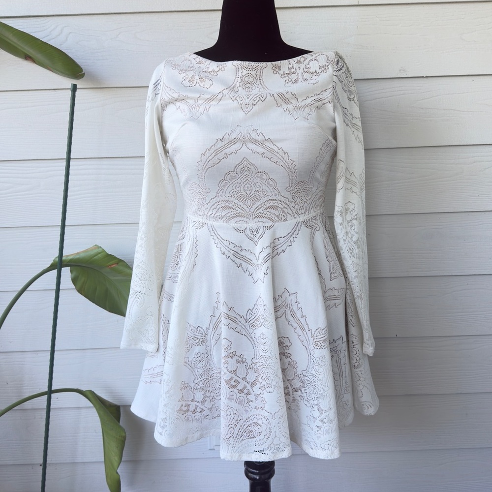 Bebe Boho Lace-Inspired Long Sleeve‎ Dress – Women’s Size S/M (Approx.)